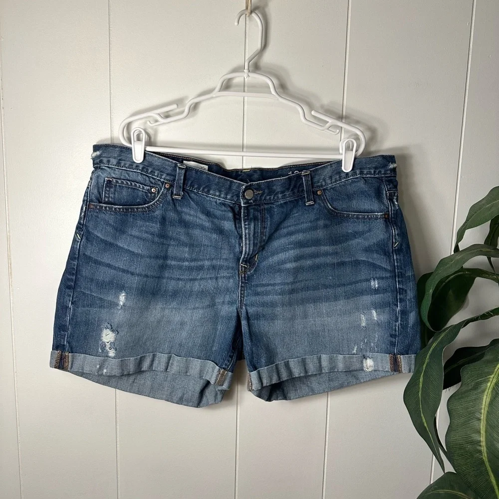 Gap 1969 Sexy Boyfriend Shorts Women’s Size 35r